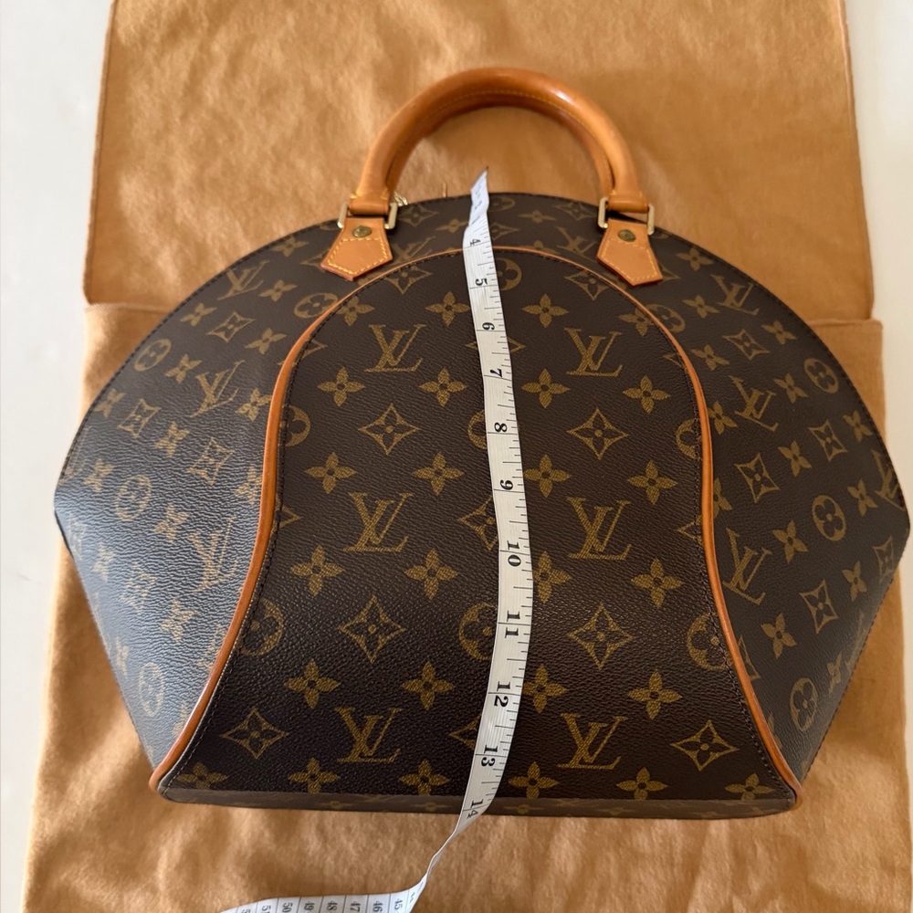 Louis Vuitton Monogram Ellipse - Picture 15 of 16